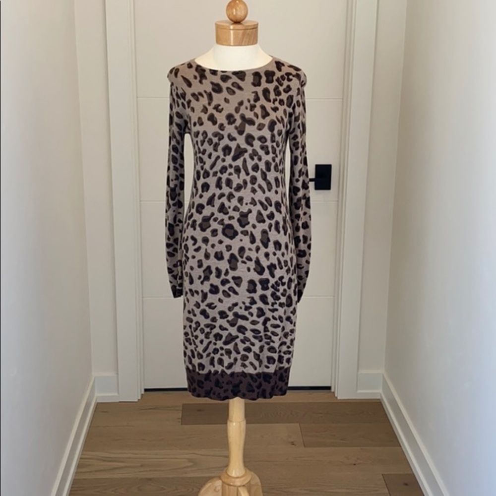 Carmen Marc Valvo Animal print sweater dress small